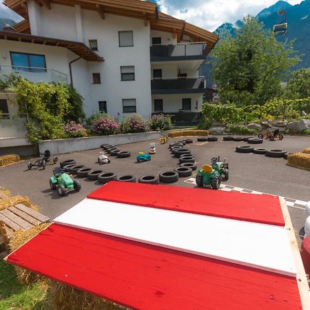 Apart Central - Premium Mountain&Garden Mayrhofen Exterior photo
