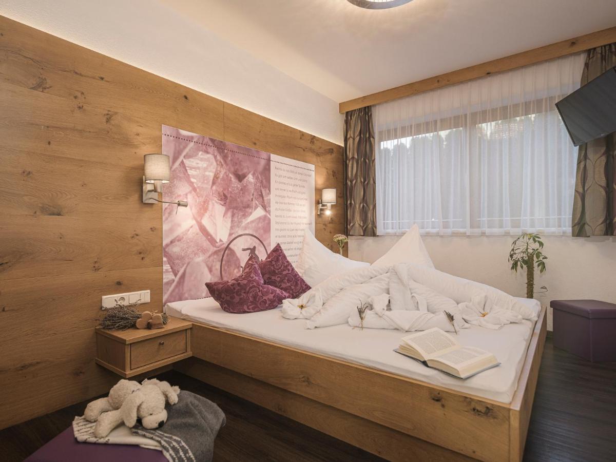 Apart Central - Premium Mountain&Garden Mayrhofen Room photo